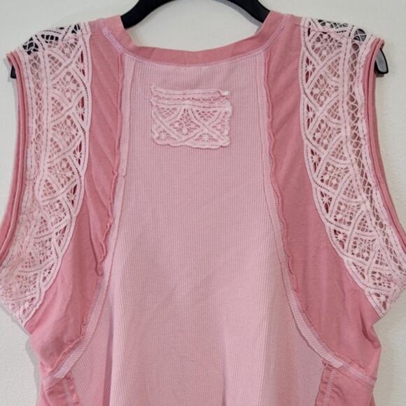 POL Top Womens Medium Oversized Varsity Top Lace Sleeveless Pink Whimsical NWOT - Picture 6 of 11